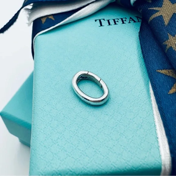Tiffany & Co. Clasping Link Jump Ring for Bracelet or Necklace - Picture 3 of 6